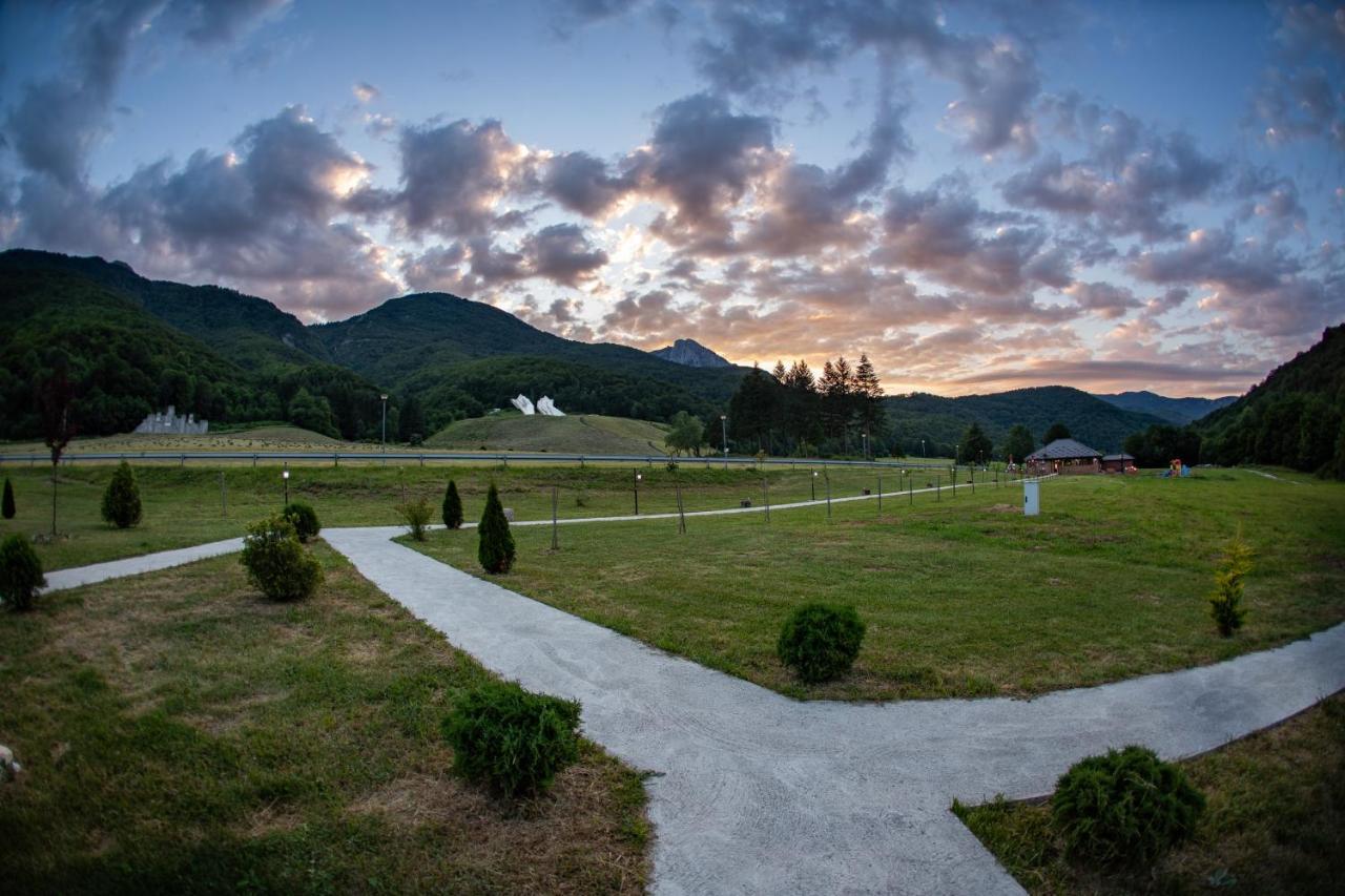 Vila "Maglic" Tjentište Kültér fotó