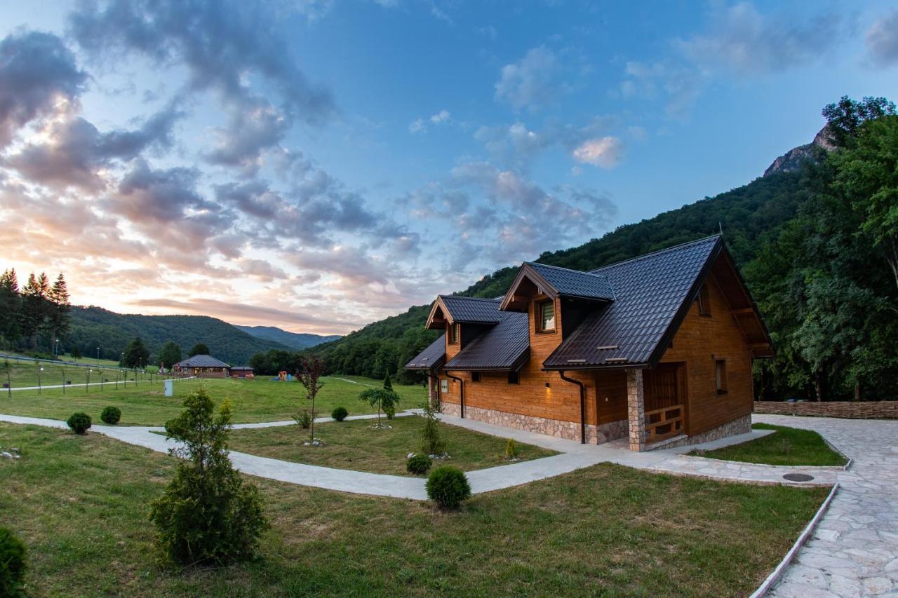 Vila "Maglic" Tjentište Kültér fotó