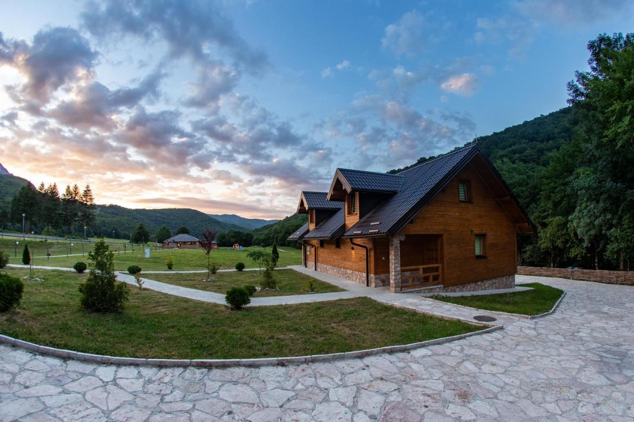 Vila "Maglic" Tjentište Kültér fotó